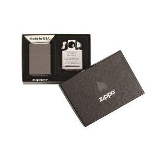 SET CADOU_ BRICHETA ZIPPO 150 + INSERT PENTRU PIPA